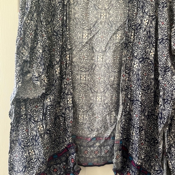 Women's Torrid Paisley Kimono - Picture 5 of 7
